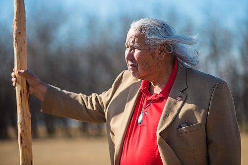 MIKAELA MACKENZIE / WINNIPEG FREE PRESS
Murray Sinclair, who has received the vaccination, poses for a portrait on his property near St. Andrews on Monday, March 22, 2021. For Kevin Rollason story.
Winnipeg Free Press 2021