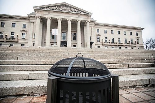 MIKAELA MACKENZIE / FREE PRESS
	
Preparations for a sacred fire to be lit in front of the Manitoba Legislative Building in honour of Murray Sinclair, who died early Monday morning, in Winnipeg on Monday, Nov. 4, 2024.


Winnipeg Free Press 2024