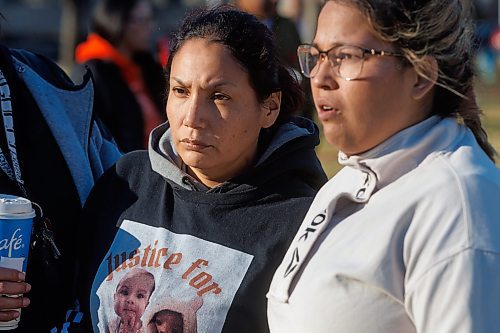 MIKE DEAL / FREE PRESS
(From left) Natalie Anderson, and Sage Kent, talk about their plan to stay in Memorial Park for the weekend.
Family and friends of Natalie Anderson, who raised Xavia Butler until she was taken from her by CFS and given back to her biological mother in contravention of an agreement that the two first cousins had made, have set up a sacred fire in Memorial Park and plan to stay there through the weekend in protest.
Xavia Butler was recently identified as the remains that were discovered in June in the Rural Municipality of Grahamdale, about 250 kilometres northwest of Winnipeg.
Reporter: Maggie Macintosh
Note: I was given permission to include the sacred fire in my photos.
241108 - Friday, November 08, 2024.