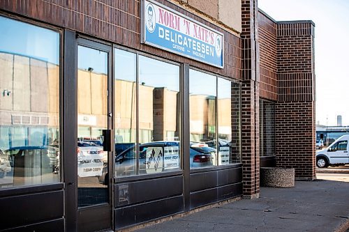 MIKAELA MACKENZIE / FREE PRESS
	
Norm 'n Nate's Delicatessen, a 37-year-old delicatessen/catering business that is shutting its doors for good, in Winnipeg on Friday, Nov. 8, 2024.

For Aaron story.
Winnipeg Free Press 2024