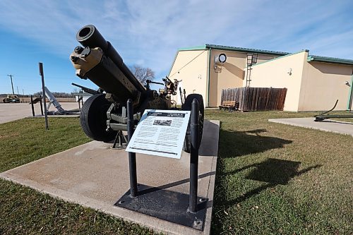 A BL 6 Inch 26 cwt howitzer, first introduced in 1915 to replace medium howitzers in the British Army during the First World War, stands outside the Royal Canadian Artillery Museum at CFB Shilo. It's one of several such guns on display on the museum grounds. (Matt Goerzen/The Brandon Sun)