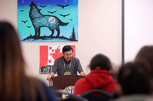 11112024
Bill Taylor leads the Remembrance Day service at the Sioux Valley Dakota Nation Community Centre on Monday. The names of SVDN members who fought in wars as well as other peace time enlisted personnel were read out as part of the service. 
(Tim Smith/The Brandon Sun)