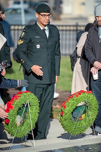 BROOK JONES/FREE PRESS
The Royal Winnipeg Riffles host a Remembrance Day Service at Vimy Ridge Memorial Park in Winnipeg, Man., Monday, Nov. 11, 2024. Pictured: Royal Winnipeg Rifles Master Cpl. Errol McKay is about to salute after placing his poppy on a ceremonial wreath.