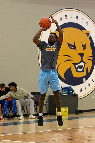 Dewayne Thompson shoots during Brandon University men's basketball practice at the Healthy Living Centre on Wednesday. (Thomas Friesen/The Brandon Sun)