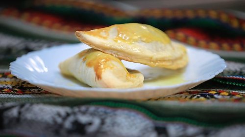 RUTH BONNEVILLE / FREE PRESS
Jonatan Laos Zegarra prepares his in-demand empanadas in a commercial kitchen in La Salle.