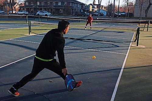 13112024
George Chen and Susan Su take advantage of the beautiful weather to play pickleball at the Stanley Park pickleball courts on a warm Wednesday. Environment Canada has forecast similar daytime high&#x2019;s of close to 10C for today and Friday.
(Tim Smith/The Brandon Sun)