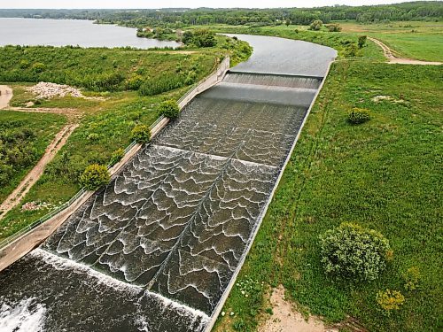 14072023
An aerial view of the spillway at the Rivers Reservoir and dam on a smoky Friday.  (Tim Smith/The Brandon Sun)