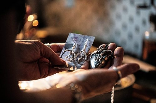 MIKAELA MACKENZIE / FREE PRESS
	
Karen Schmidt Humiski and her handmade jewelry in Winnipeg on Thursday, Nov. 14, 2024. She has been working with silver for 43 years, 30 of which were spent teaching jewelry and metal smithing.

For AV story
Winnipeg Free Press 2024