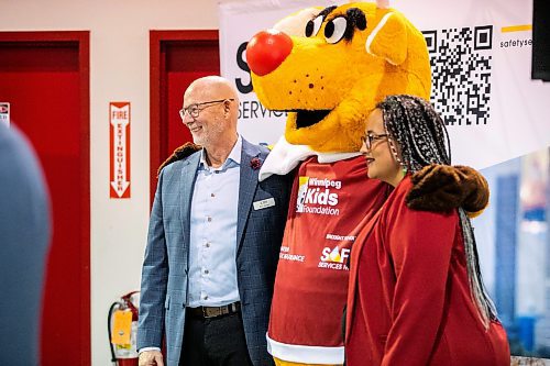 MIKAELA MACKENZIE / FREE PRESS
	
Mascot Rudy helps launch Operation Red Nose while posing for a photo with Safety Services Manitoba president and CEO Ron Janzen (left) and MADD president Tanya Hansen Pratt in Winnipeg on Friday, Nov. 15, 2024. 

Standup.
Winnipeg Free Press 2024