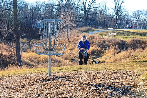 RUTH BONNEVILLE / FREE PRESS

Weather Standup - Happyland Disc Golf

Avid Disc Golf player, Greg Hanec, practices his putts at basket 5 at Happyland Disc Golf Course on an exceptionally balmy November day Friday afternoon. 

 Hanec says  what he loves about the sport is that he can also play it  in the winter when it's -22C.



Nov 15th, 2024