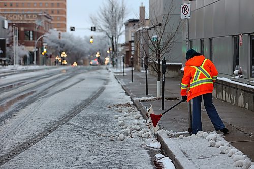 A Livingstone Landscaping employee clearing snow on 10th Str. on Sunday morning after the Saturday fall. Environment Canada senior meteorologist Dan Fulton said Brandonites should expect a stark contrast to the current mild conditions, “We are looking at a fairly significant storm that’s going to affect the region. For Tuesday, you can expect probably early morning hours some rain or possibly some freezing rain, depending on the temperature. But that will probably change to snow on Tuesday, and then we’re looking at fairly significant snow." (Abiola odutola/The Brandon Sun)