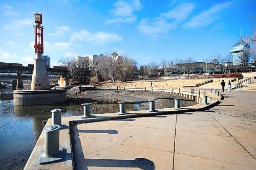 Ruth Bonneville / Free Press

Biz - Forks walkway

Photos of the river walk along the Assiniboine River near the Forks Tuesday.  

For story on the Forks asking Winnipeggers to donate $50 to put their names on parts of the Winnipeg's River Trail.  

See biz story by Gabby


Nov 5th,  2024