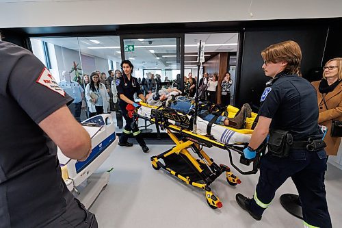 MIKE DEAL / FREE PRESS
Nursing And Paramedicine program students conduct a simulation for the attendees of the grand opening Monday afternoon.
Red River College Polytechnic (RRC Polytech) officially opened its new Interdisciplinary Health and Community Services Simulation Centre (the Simulation Centre) during a ceremony at the Notre Dame Campus Monday afternoon.
241118 - Monday, November 18, 2024.