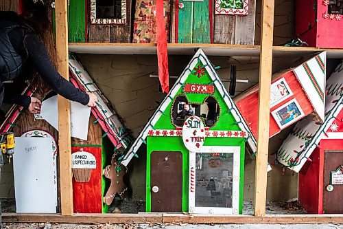 MIKAELA MACKENZIE / FREE PRESS
	
Jen de Delley&#x573; Christmas elf village in storage in her carport workshop in River Heights on Monday, Nov. 18, 2024.

For AV story.
Winnipeg Free Press 2024