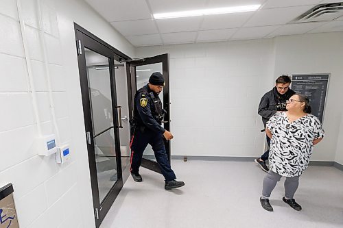 MIKE DEAL / FREE PRESS
Winnipeg police are on scene inside the Allen Physics Laboratory building (30 Sifton Rd.), after reports of a man armed with a knife Tuesday morning. 
Reporter: Nicole Buffie
241119 - Tuesday, November 19, 2024.