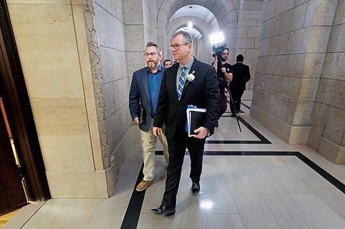 MIKE DEAL / FREE PRESS
Wayne Ewasko, the interim head of the Progressive Conservative Party of Manitoba heads to his party&#x2019;s council chamber after the throne speech.
241119 - Tuesday, November 19, 2024.