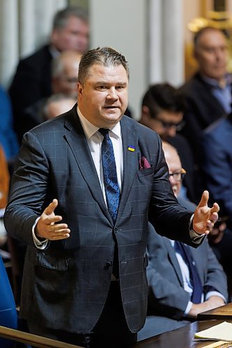 MIKE DEAL / FREE PRESS
Independent MLA Mark Wasyliw (Fort Garry) speaks to the motion of privilege that was made after the throne speech regarding security of offices in the building, saying some confidential documents of his that were in his storage room were moved without consent.
241119 - Tuesday, November 19, 2024.