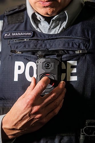 MIKE DEAL / FREE PRESS
RCMP Sgt. Paul Manaigre, Media Relations Officer, discusses how the new body-worn cameras work during a press conference at the RCMP &#x2018;D&#x2019; Division headquarters Wednesday afternoon.
Reporter: Tyler Searle
241120 - Wednesday, November 20, 2024.