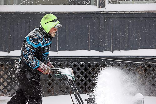 20112024
Snow clings to Trysten Jefferies&#x2019; beard as he uses a snowblower to clear snow from in front of his home in Souris during flurries on Wednesday afternoon. An overnight winter storm blanketed Westman in snow.  (Tim Smith/The Brandon Sun)