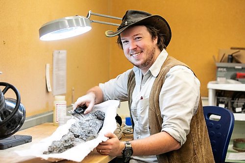 MIKAELA MACKENZIE / FREE PRESS
	
Paleontologist and animal ecologist Maximilian Scott with a Tylosaurus (type of Mosasaur) jaw in the U of M paleontology lab on Wednesday, Nov. 20, 2024. Scott is currently conducting research into the Mosasaurus, an enormous aquatic lizard that lived during the late cretaceous period.

For AV story.
Winnipeg Free Press 2024