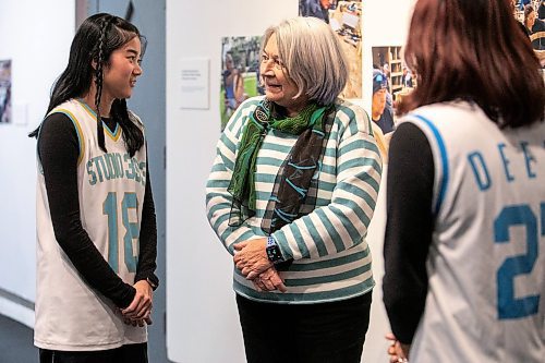 MIKAELA MACKENZIE / FREE PRESS
	
Breakdancers Mickey Thai (left) and Mandeep Saini chat with governor general Mary Simon after dancing at the Graffiti Gallery on Thursday, Nov. 21, 2024. The performance followed a roundable discussion with the governor general at the gallery as part of her Mental Health Learning and Listening Tour. 

Standup.
Winnipeg Free Press 2024