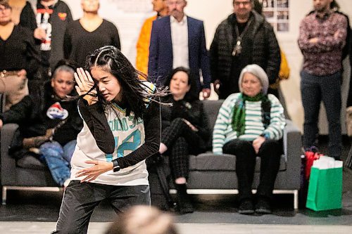 MIKAELA MACKENZIE / FREE PRESS
	
Breakdancer Mickey Thai performs for governor general Mary Simon at the Graffiti Gallery on Thursday, Nov. 21, 2024. The performance followed a roundable discussion with the governor general at the gallery as part of her Mental Health Learning and Listening Tour. 

Standup.
Winnipeg Free Press 2024