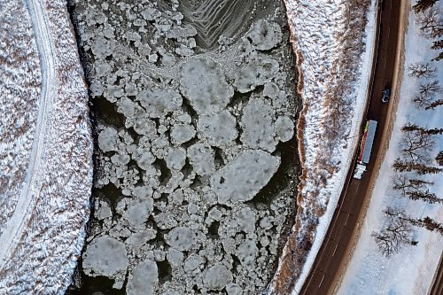 21112024
Ice begins to form on the Assiniboine River next to First Street North in Brandon on Thursday.  (Tim Smith/The Brandon Sun)