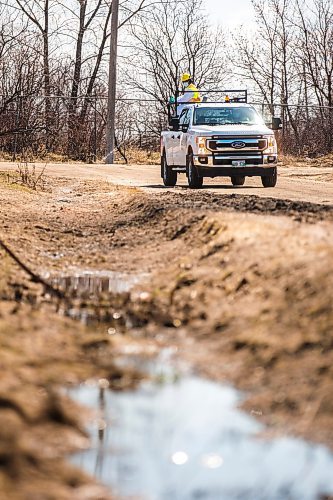 MIKAELA MACKENZIE / WINNIPEG FREE PRESS

Mosquito larviciding sprayed via truck is demonstrated for media just outside of the Insect Control heliport in Winnipeg on Thursday, May 5, 2022. For Joyanne story.
Winnipeg Free Press 2022.