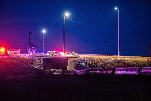 MIKAELA MACKENZIE / FREE PRESS
	
The site of a train derailment and semi collision at Fermor and the Perimeter on Friday, Nov. 22, 2024. 

Winnipeg Free Press 2024