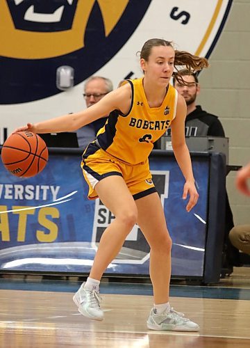 Madison Schettler handles the ball as the Brandon University Bobcats play the Alberta Pandas in Canada West women's basketball at the Healthy Living Centre on Friday. (Thomas Friesen/The Brandon Sun)