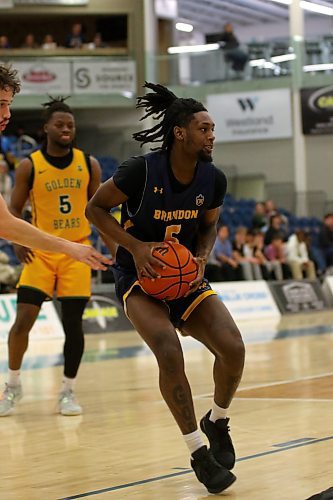 Dewayne Thompson dropped 31 points as the Brandon University Bobcats earned their second win of the season over the Alberta Golden Bears on Saturday. (Thomas Friesen/The Brandon Sun)