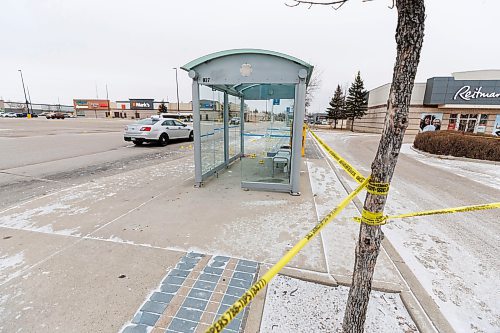 MIKE DEAL / FREE PRESS
Winnipeg Police are still at the scene Monday morning at the bus stop in the parking lot of a Walmart (3655 Portage Avenue) where an officer involved shooting occurred happened Sunday evening.
Winnipeg police shot and killed a male outside a bus shelter at a west Winnipeg shopping area Sunday after they say he stabbed an officer in the throat.
241125 - Monday, November 25, 2024.