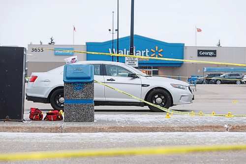 MIKE DEAL / FREE PRESS
Winnipeg Police are still at the scene Monday morning at the bus stop in the parking lot of a Walmart (3655 Portage Avenue) where an officer involved shooting occurred happened Sunday evening.
Winnipeg police shot and killed a male outside a bus shelter at a west Winnipeg shopping area Sunday after they say he stabbed an officer in the throat.
241125 - Monday, November 25, 2024.