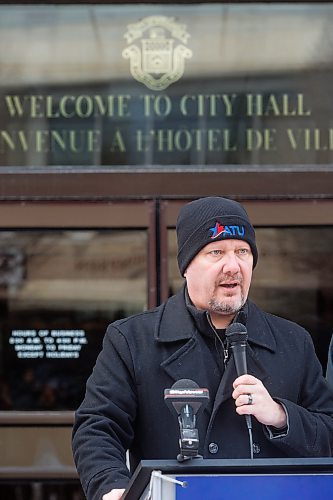 MIKE DEAL / FREE PRESS
Members of the Amalgamated Transit Union Local 1505 hold a rally Tuesday morning outside city hall pushing for improved safety measures on Winnipeg Transit.
ATU local 1505 president, Chris Scott, speaks during the rally outside city hall.
Reporter: Erik Pindera
241126 - Tuesday, November 26, 2024.