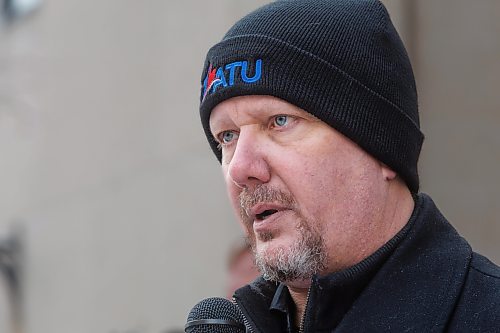 MIKE DEAL / FREE PRESS
Members of the Amalgamated Transit Union Local 1505 hold a rally Tuesday morning outside city hall pushing for improved safety measures on Winnipeg Transit.
ATU local 1505 president, Chris Scott, speaks during the rally outside city hall.
Reporter: Erik Pindera
241126 - Tuesday, November 26, 2024.