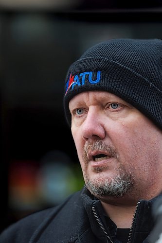 MIKE DEAL / FREE PRESS
Members of the Amalgamated Transit Union Local 1505 hold a rally Tuesday morning outside city hall pushing for improved safety measures on Winnipeg Transit.
ATU local 1505 president, Chris Scott, speaks during the rally outside city hall.
Reporter: Erik Pindera
241126 - Tuesday, November 26, 2024.