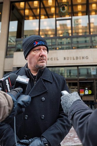 MIKE DEAL / FREE PRESS
Members of the Amalgamated Transit Union Local 1505 hold a rally Tuesday morning outside city hall pushing for improved safety measures on Winnipeg Transit.
ATU local 1505 president, Chris Scott, speaks during the rally outside city hall.
Reporter: Erik Pindera
241126 - Tuesday, November 26, 2024.