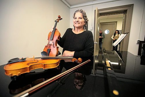 MIKAELA MACKENZIE / FREE PRESS
	
Metis fiddling instructor Patti Kusturok in her classroom at the University of Manitoba on Tuesday, Nov. 26, 2024. The new class is the first of its kind in Canada, and was inspired by reconciliation.

For Scott story.
Winnipeg Free Press 2024