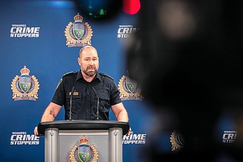 MIKAELA MACKENZIE / FREE PRESS
Public information officer Stephen Spencer speaks to the media about the Project Artemis animal cruelty investigation on Wednesday, Nov. 27, 2024.
For Tyler story.
Winnipeg Free Press 2024