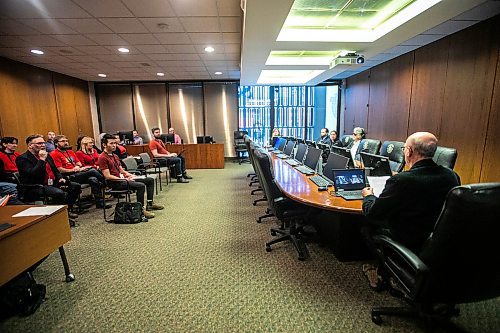 MIKAELA MACKENZIE / FREE PRESS
Steve West speaks at a committee meeting about Wellington Crescent speed limit reductions at city hall on Friday, Nov. 29, 2024.
For Joyanne story.
Winnipeg Free Press 2024