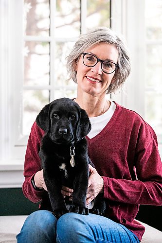 MIKAELA MACKENZIE / FREE PRESS
Lorraine Rempel, who volunteers her time raising puppies that will go on to become CNIB guide dogs, with Ollie on Friday, Nov. 29, 2024.
For Aaron Epp story.
Winnipeg Free Press 2024
