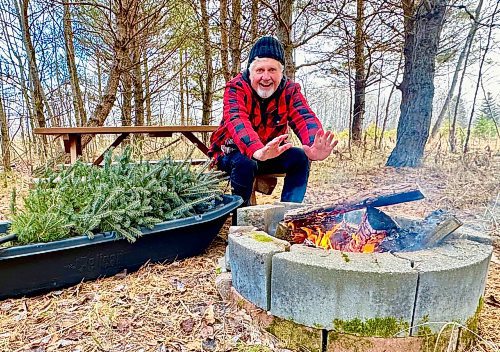 Margaret Mackintosh / for the Free Press
Lumberjack Gord warms up at CD Trees.