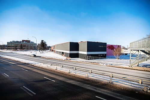 MIKAELA MACKENZIE / FREE PRESS
	
The proposed spot for a safe consumption site at a vacant space at 200 Disraeli Freeway, north of the corner of Disraeli and Henry Avenue, on Wednesday, Dec. 4, 2024. 

For Chris/Tyler story.
Winnipeg Free Press 2024
