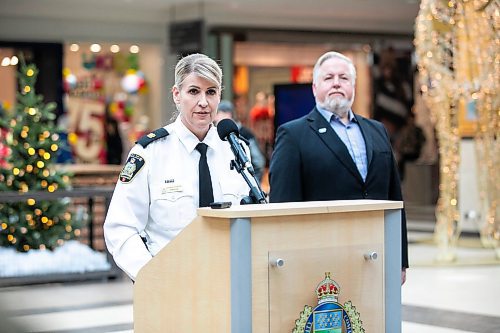 MIKAELA MACKENZIE / FREE PRESS
	
Jennifer McKinnon, inspector in the major crimes division, announces increased police presence in shopping malls during the holiday shopping season during a press conference at Polo Park mall on Wednesday, Dec. 4, 2024. 

For Eric story.
Winnipeg Free Press 2024