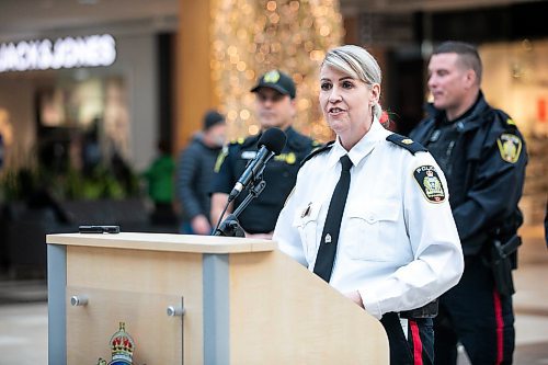 MIKAELA MACKENZIE / FREE PRESS
	
Jennifer McKinnon, inspector in the major crimes division, announces increased police presence in shopping malls during the holiday shopping season during a press conference at Polo Park mall on Wednesday, Dec. 4, 2024. 

For Eric story.
Winnipeg Free Press 2024