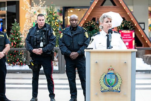 MIKAELA MACKENZIE / FREE PRESS
	
Jennifer McKinnon, inspector in the major crimes division, announces increased police presence in shopping malls during the holiday shopping season during a press conference at Polo Park mall on Wednesday, Dec. 4, 2024. 

For Eric story.
Winnipeg Free Press 2024