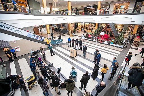 MIKAELA MACKENZIE / FREE PRESS
	
Jennifer McKinnon, inspector in the major crimes division, announces increased police presence in shopping malls during the holiday shopping season during a press conference at Polo Park mall on Wednesday, Dec. 4, 2024. 

For Eric story.
Winnipeg Free Press 2024