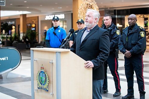 MIKAELA MACKENZIE / FREE PRESS
	
CF Polo Park general manager Peter Havens speaks at the announcement of increased police presence in shopping malls during the holiday shopping season at Polo Park mall on Wednesday, Dec. 4, 2024. 

For Eric story.
Winnipeg Free Press 2024