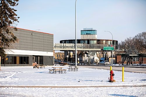 MIKAELA MACKENZIE / FREE PRESS
	
The proposed spot for a safe consumption site at a vacant space at 200 Disraeli Freeway, north of the corner of Disraeli and Henry Avenue, on Wednesday, Dec. 4, 2024. 

For Chris/Tyler story.
Winnipeg Free Press 2024