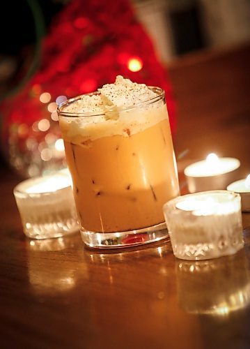 JOHN WOODS / FREE PRESS
Bonnie Day bartender Jade Janzen created two Christmas drinks, an alcoholic drink called Nogjito and a non-alcoholic drink called What's Up, Doc?.  A What's up, Doc? is photographed Tuesday, December 3, 2024. 

Reporter: av